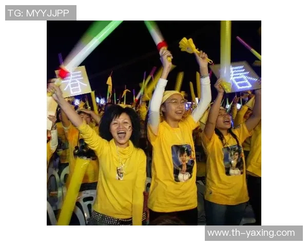 足球广告饕餮之夜精彩纷呈尽享视觉盛宴与激情碰撞的完美结合 足球广告饕餮之夜精彩纷呈尽享视觉盛宴与激情碰撞的完美结合